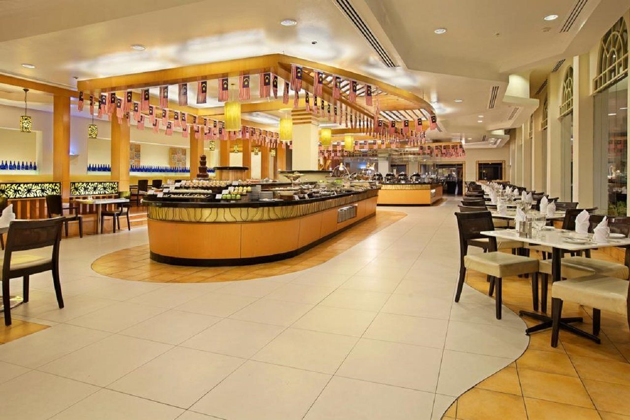 Hotel Istana Kuala Lumpur City Centre エクステリア 写真 The buffet at the hotel